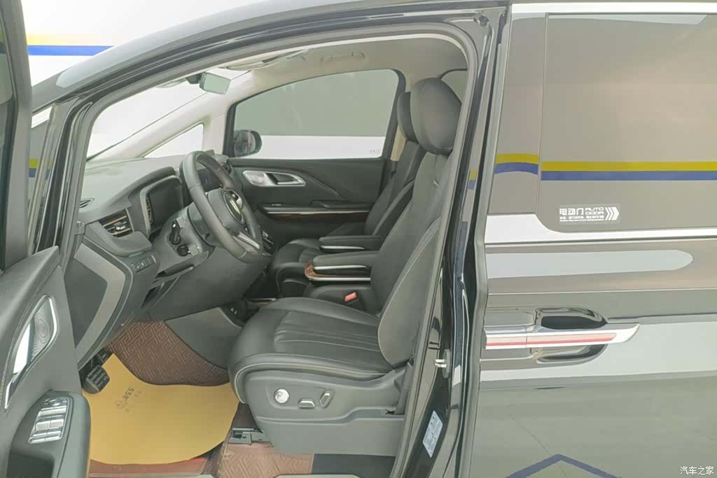Hongqi HQ9, 2023 9