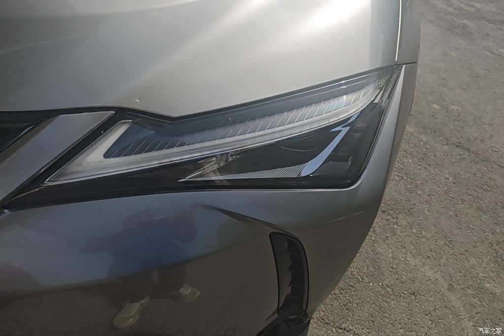 Lexus UX, 2021 все фото
