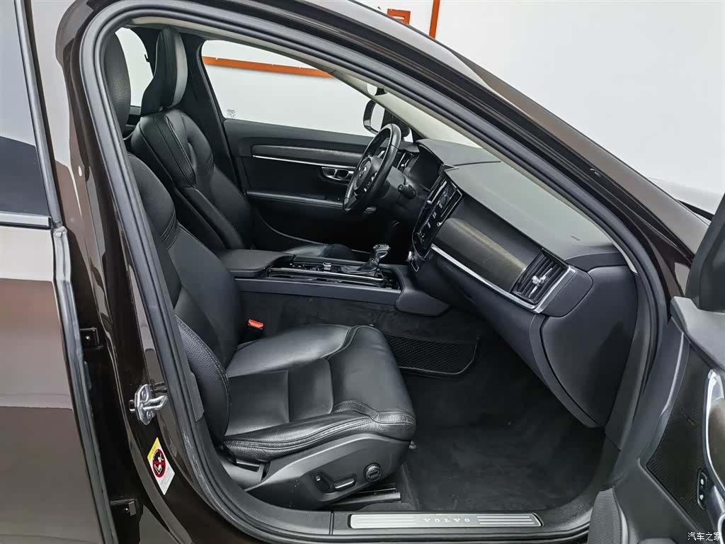Volvo V90, 2019 23