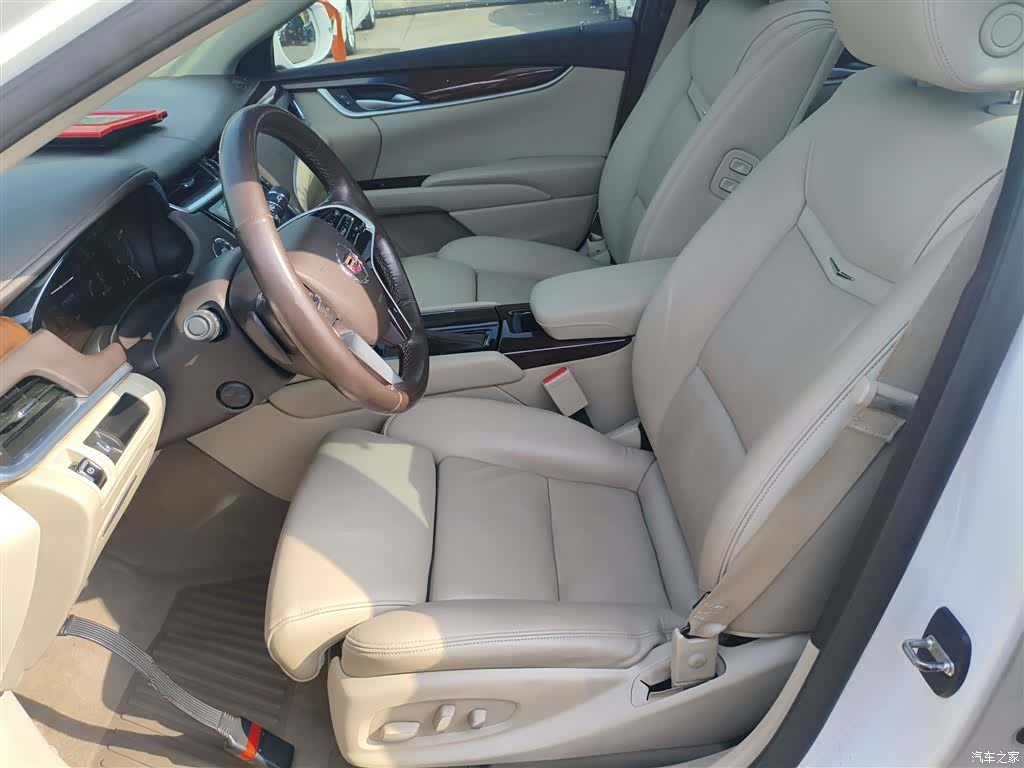 Cadillac XTS, 2015 15