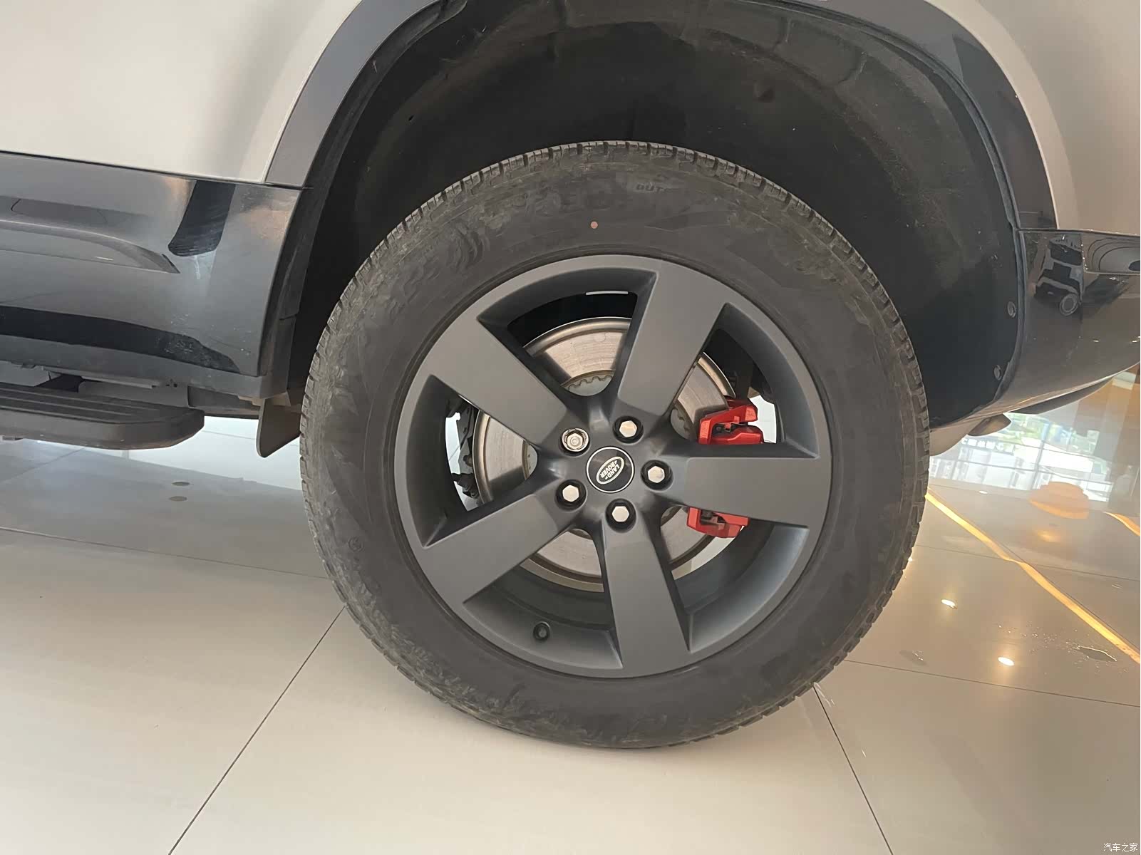 Land Rover Defender, 2024 12