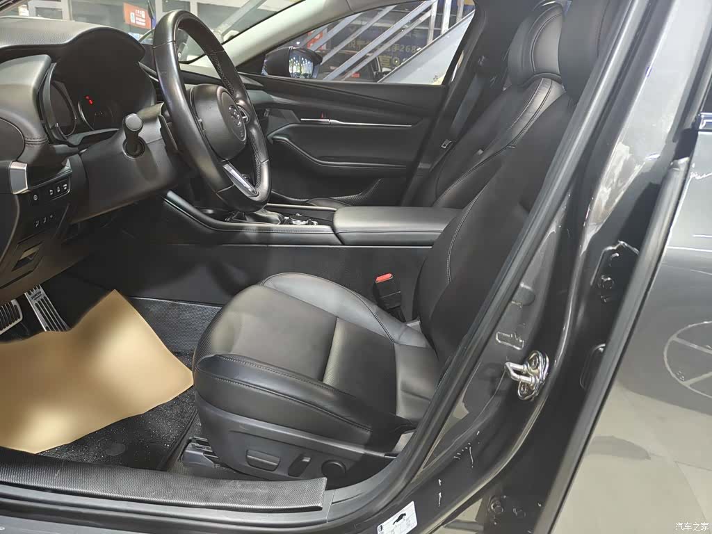 Mazda Mazda3, 2021 21