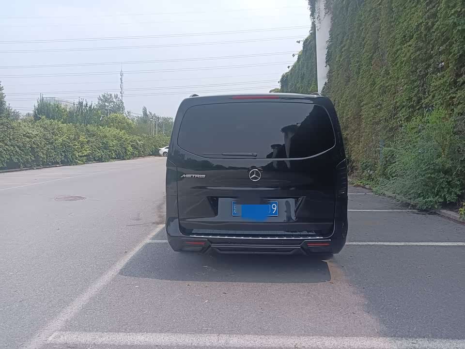 Mercedes-Benz V-class