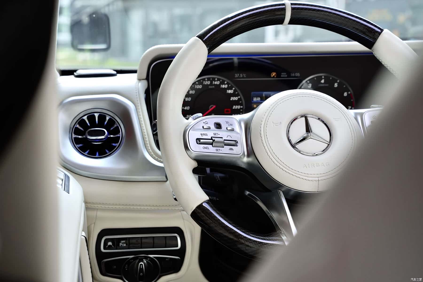 Mercedes-Benz G-Class, 2010 10