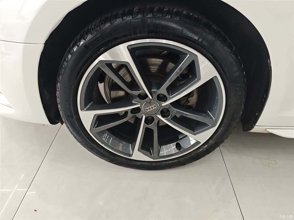 Audi A4L, 2020 23