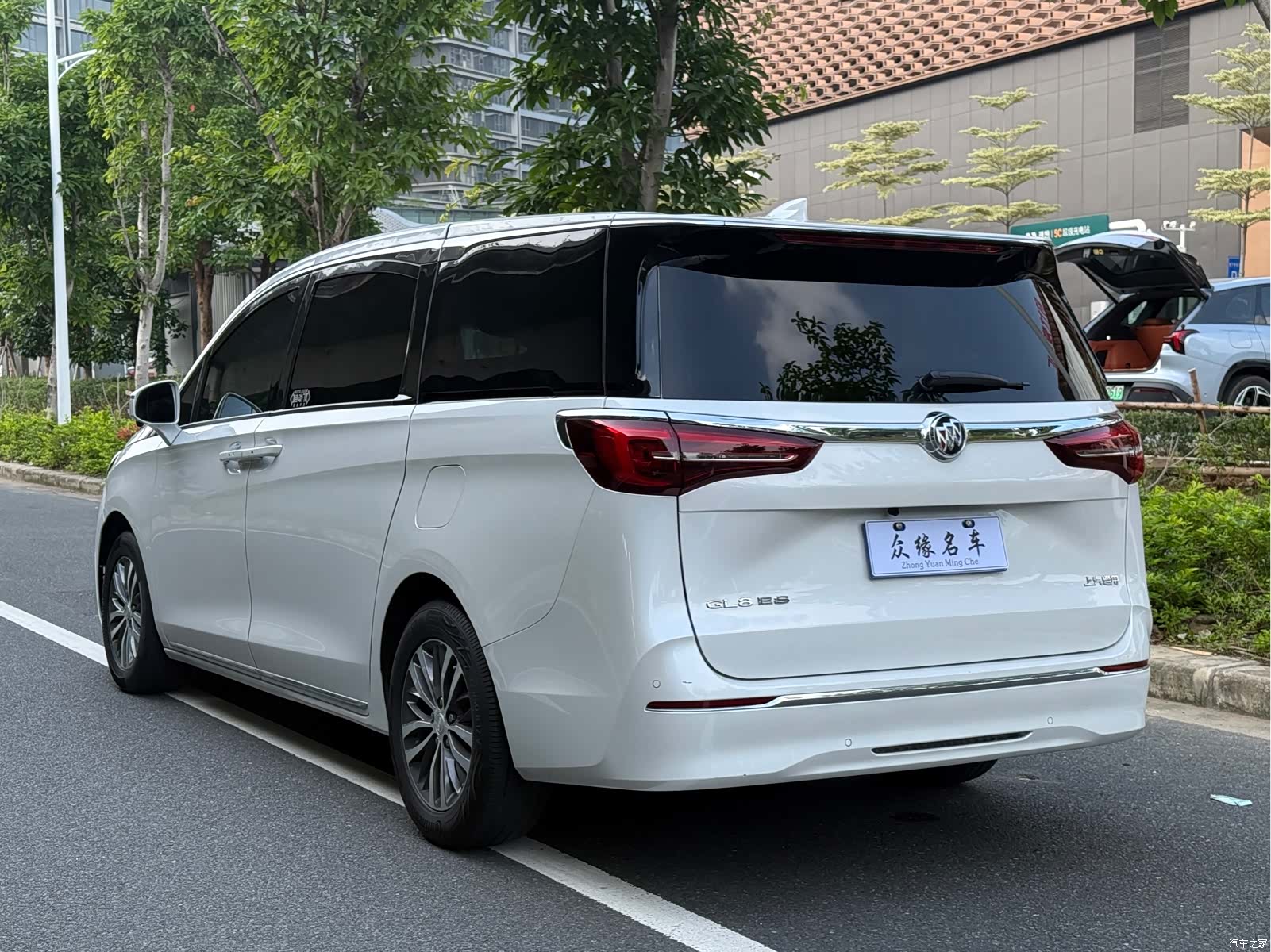 Buick GL8, 2023 4