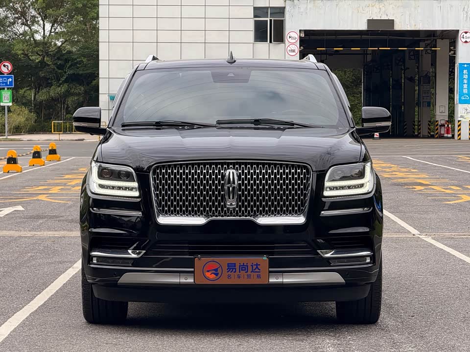 Lincoln Navigator