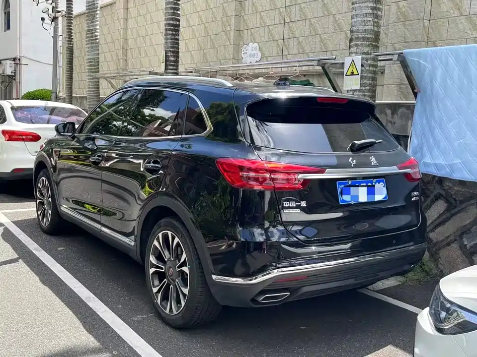Hongqi HS5