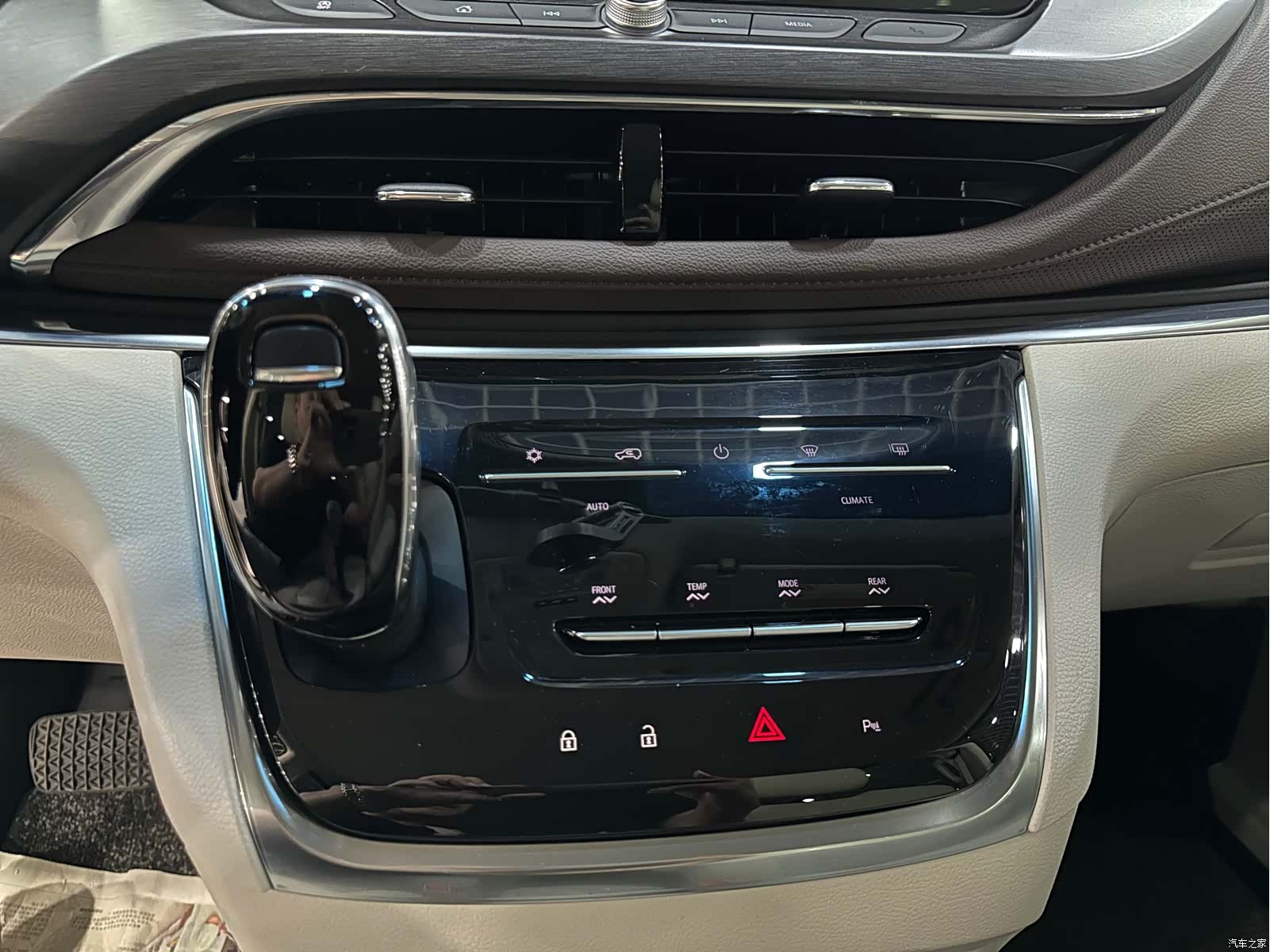 Buick GL8, 2023 11