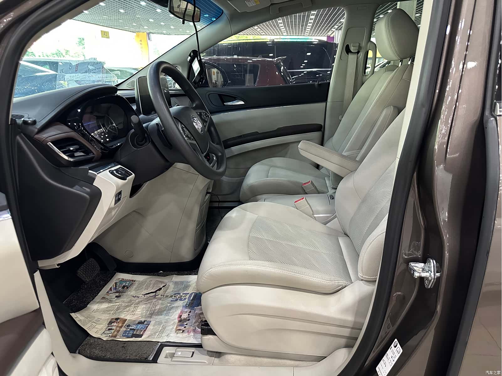 Buick GL8, 2023 4