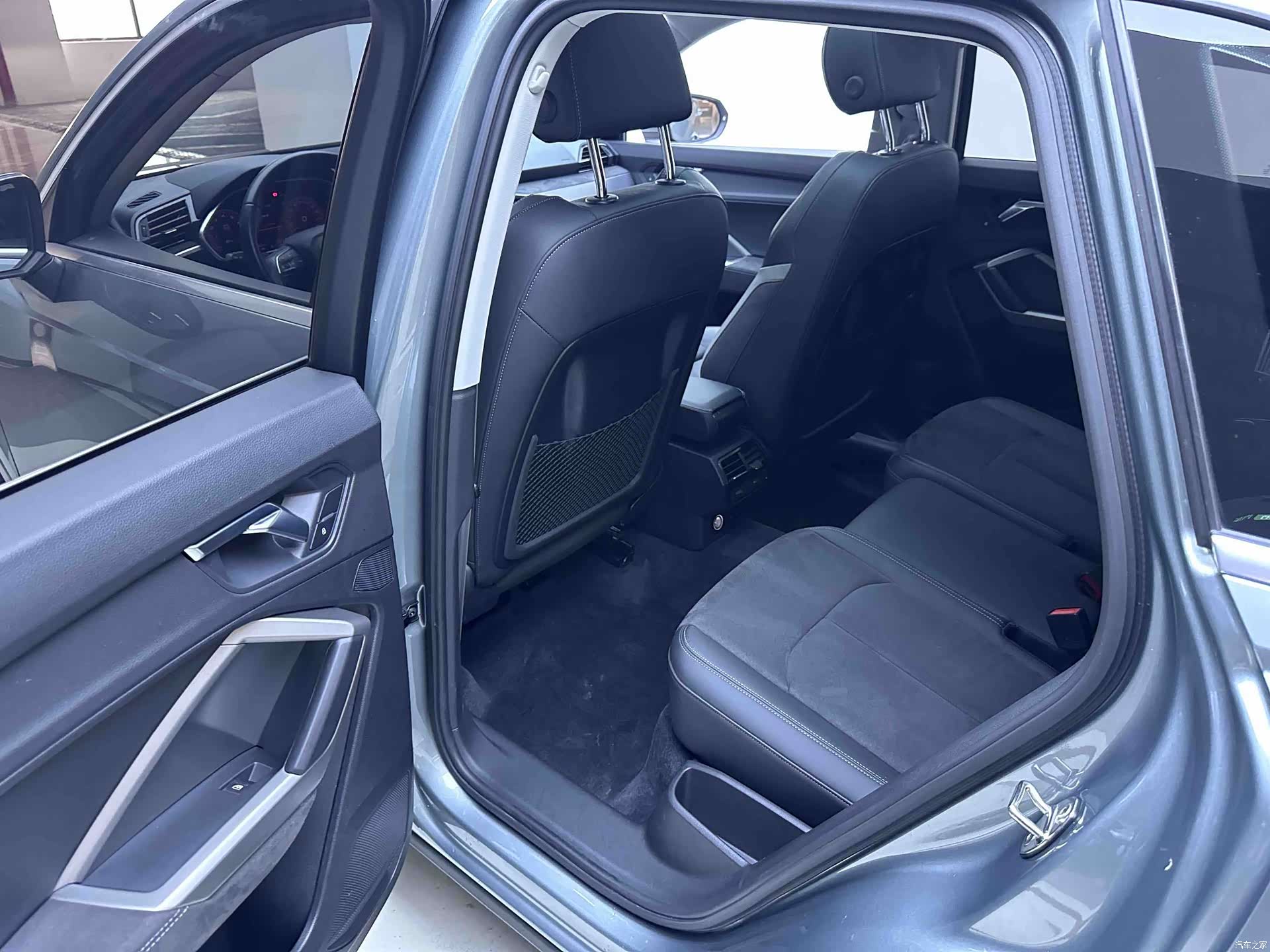 Audi Q3, 2022 10