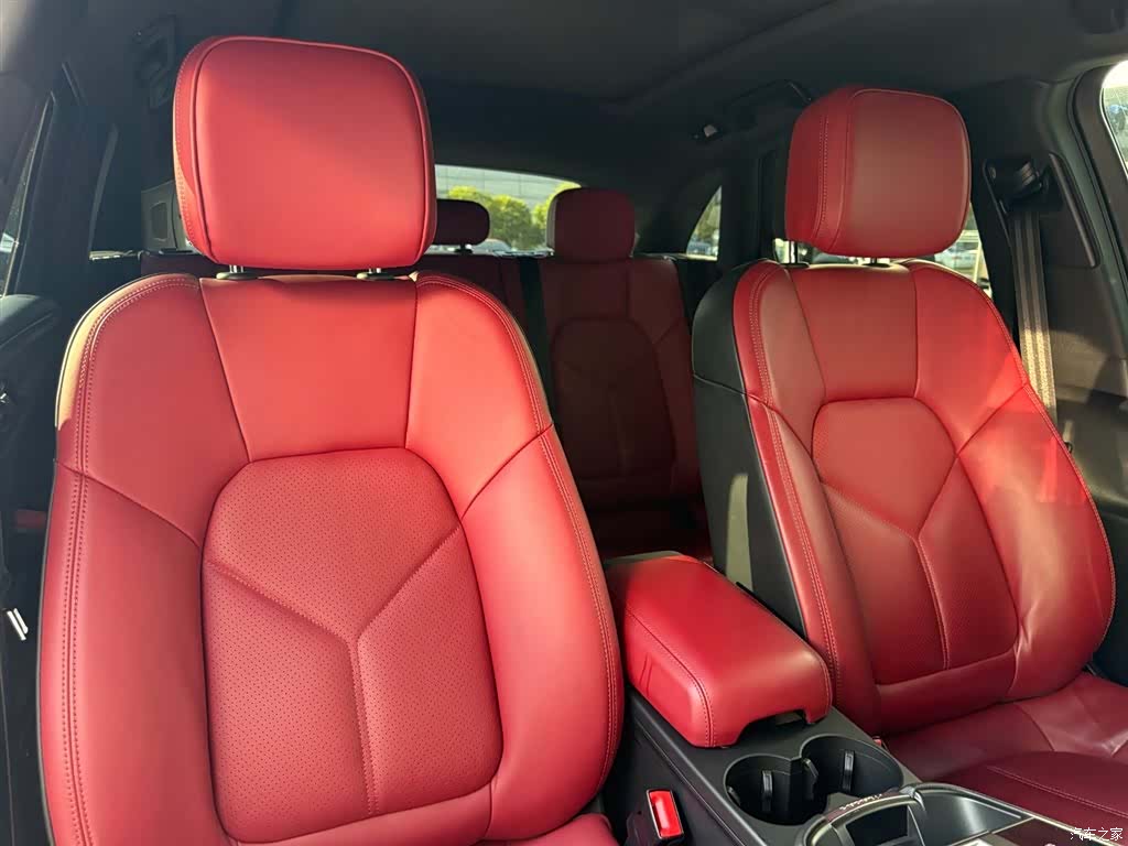 Porsche Macan, 2024 7