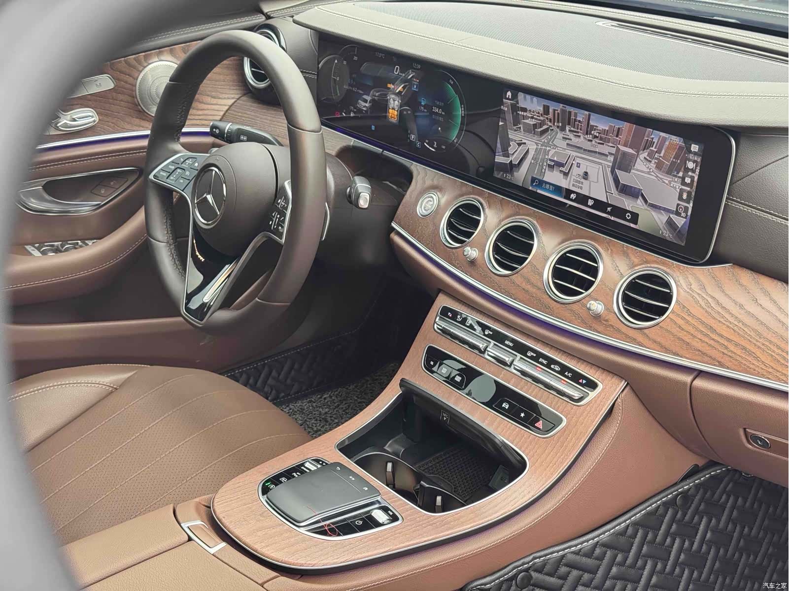 Mercedes-Benz E-Class, 2024 14