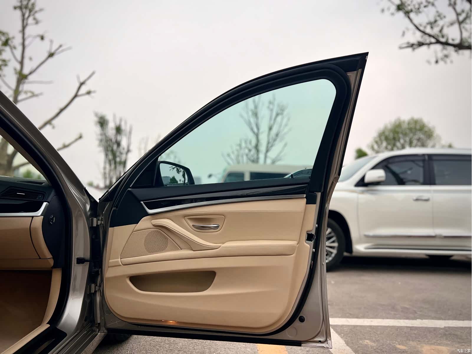BMW 5 Series, 2012 24