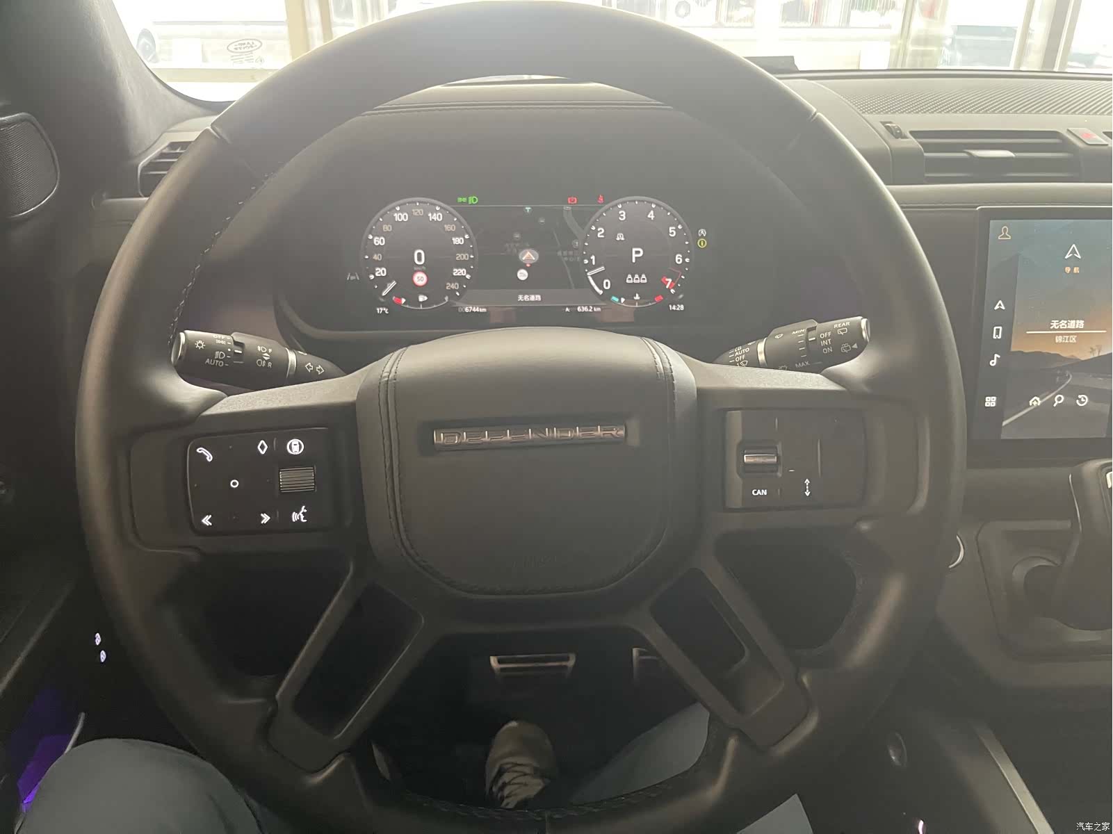 Land Rover Defender, 2024 11