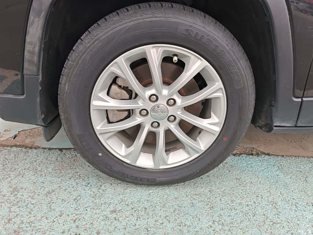 Jeep Cherokee, 2019 23
