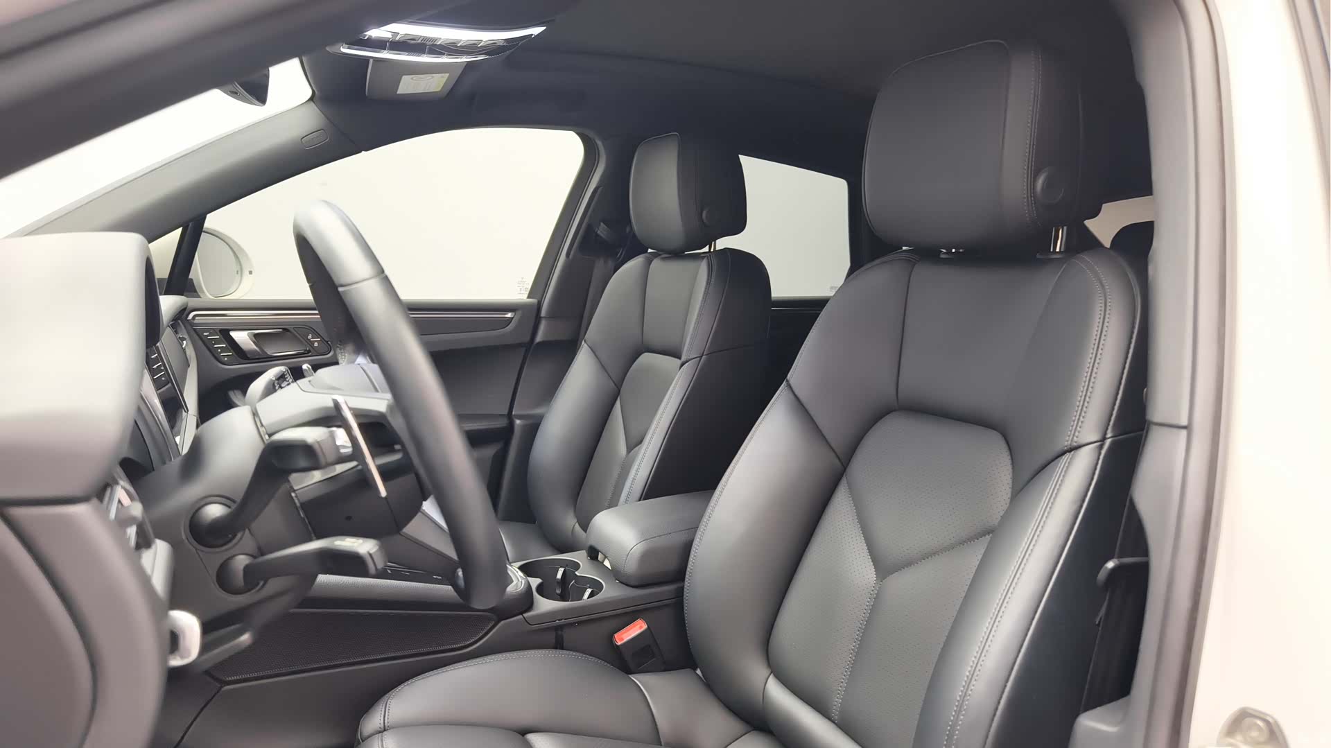 Porsche Macan, 2024 11