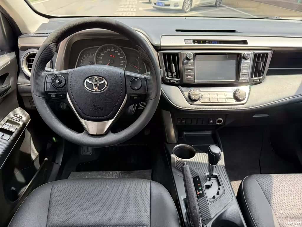 Toyota RAV4, 2016 16