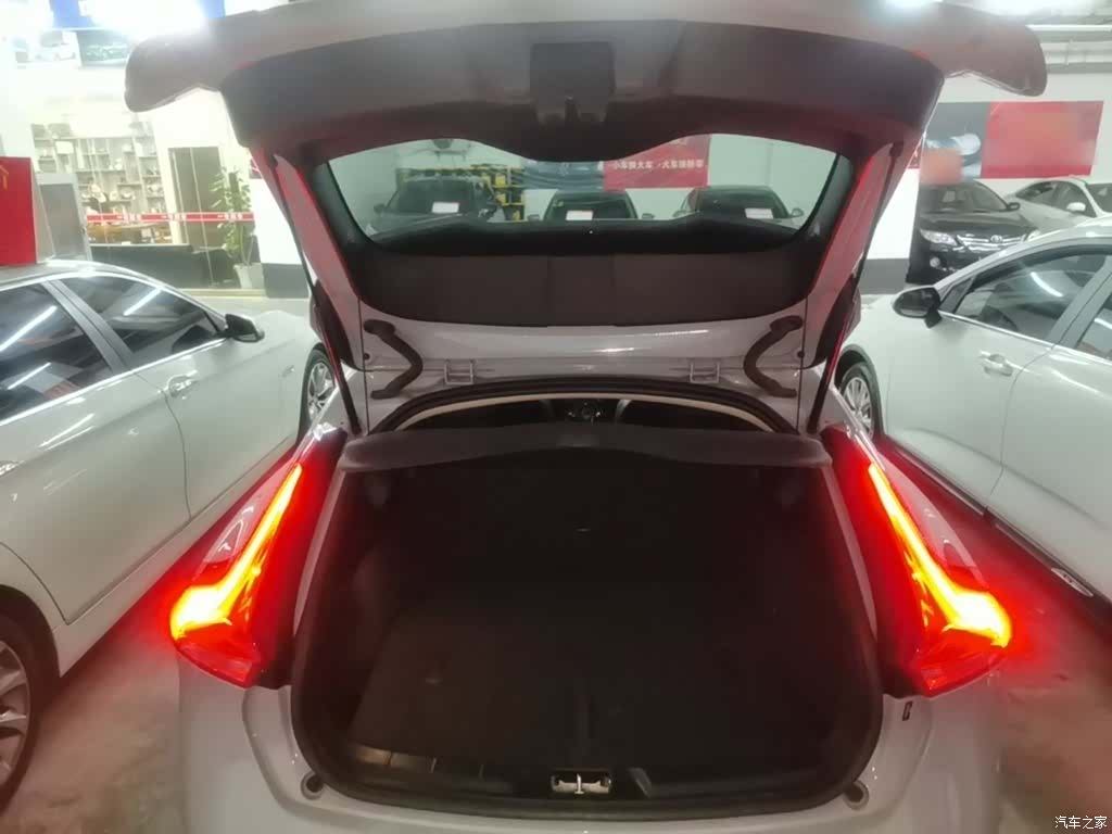 Volvo V40, 2016 19