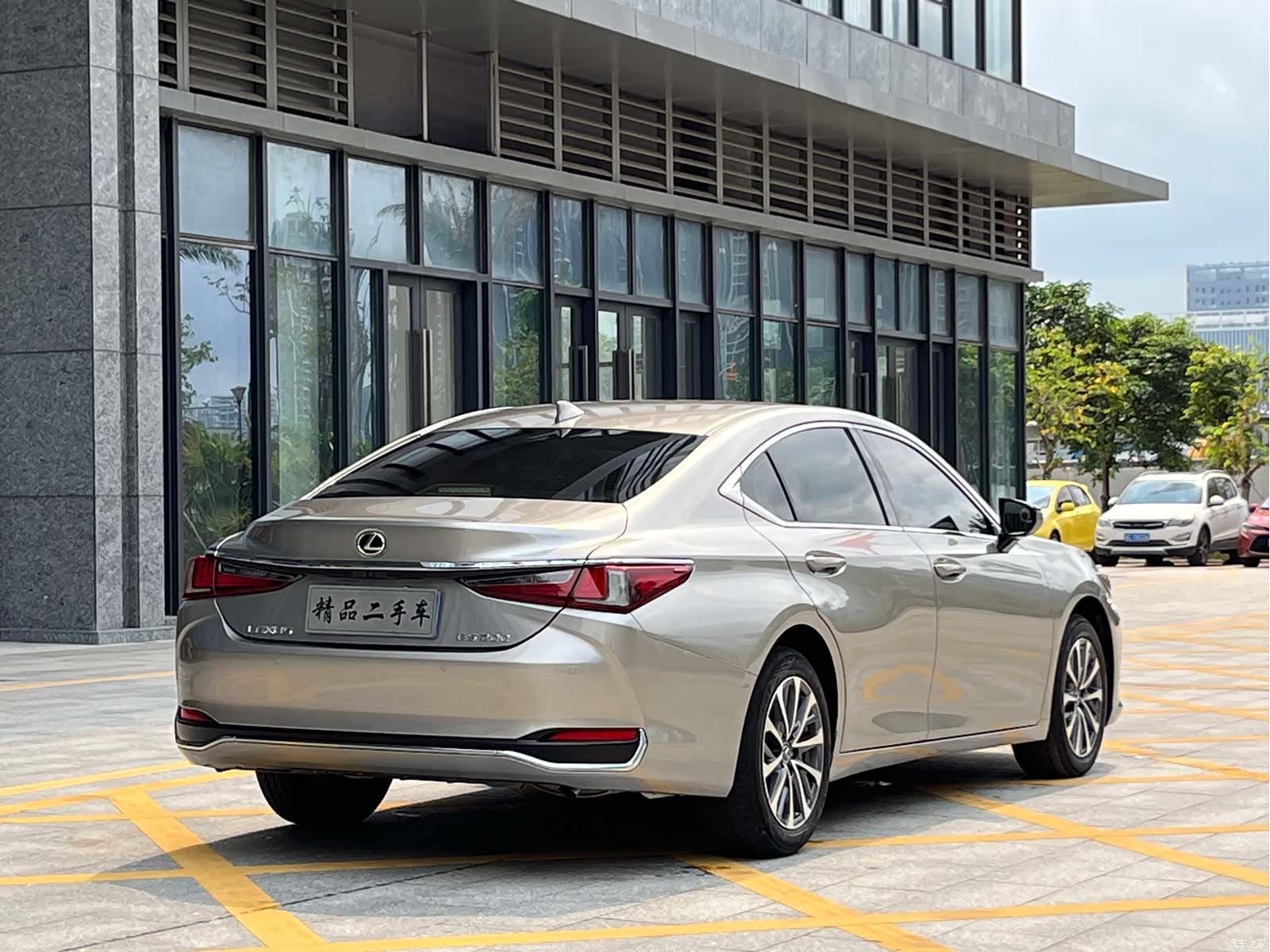 Lexus ES, 2024 6
