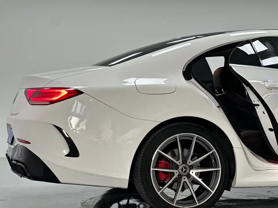 Mercedes-Benz CLS Mercedes-Benz CLS