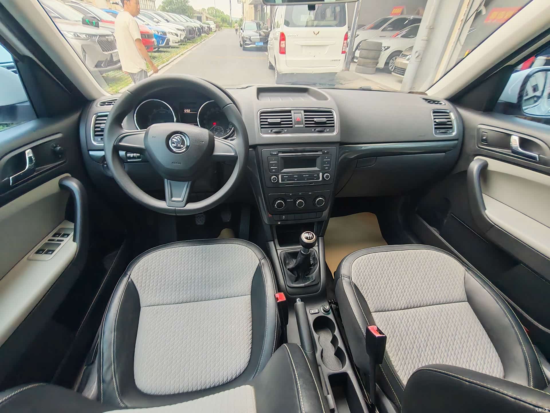 Skoda Yeti, 2015 все фото