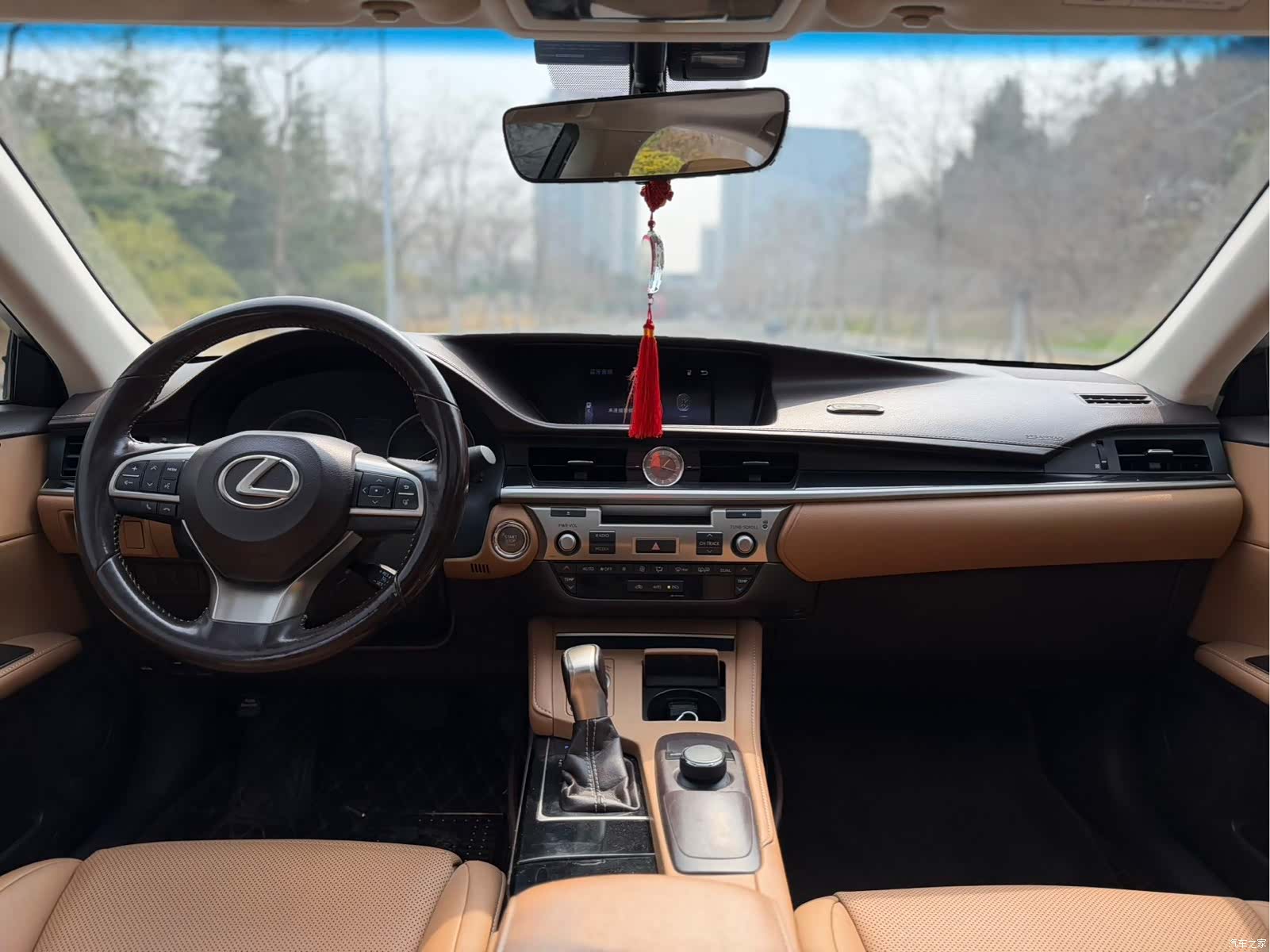 Lexus ES, 2017 10