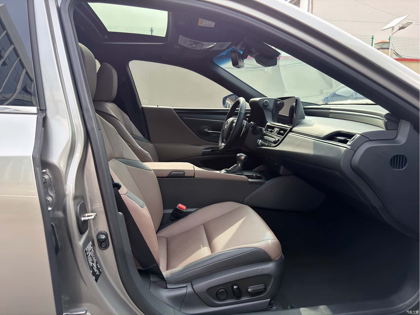 Lexus ES, 2024 10