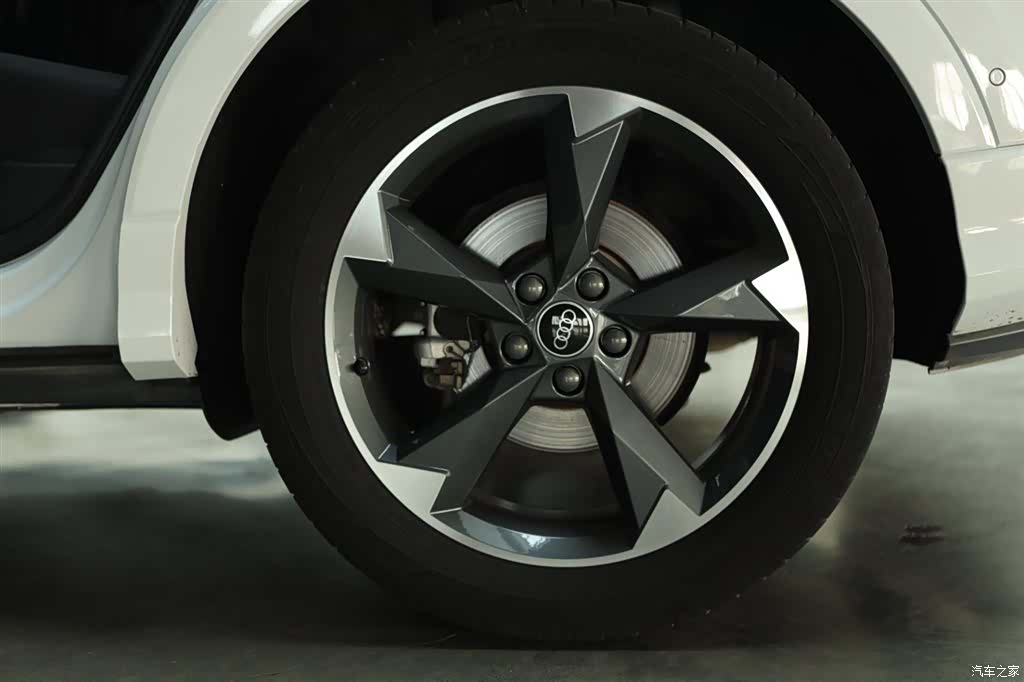 Audi Q3, 2023 21