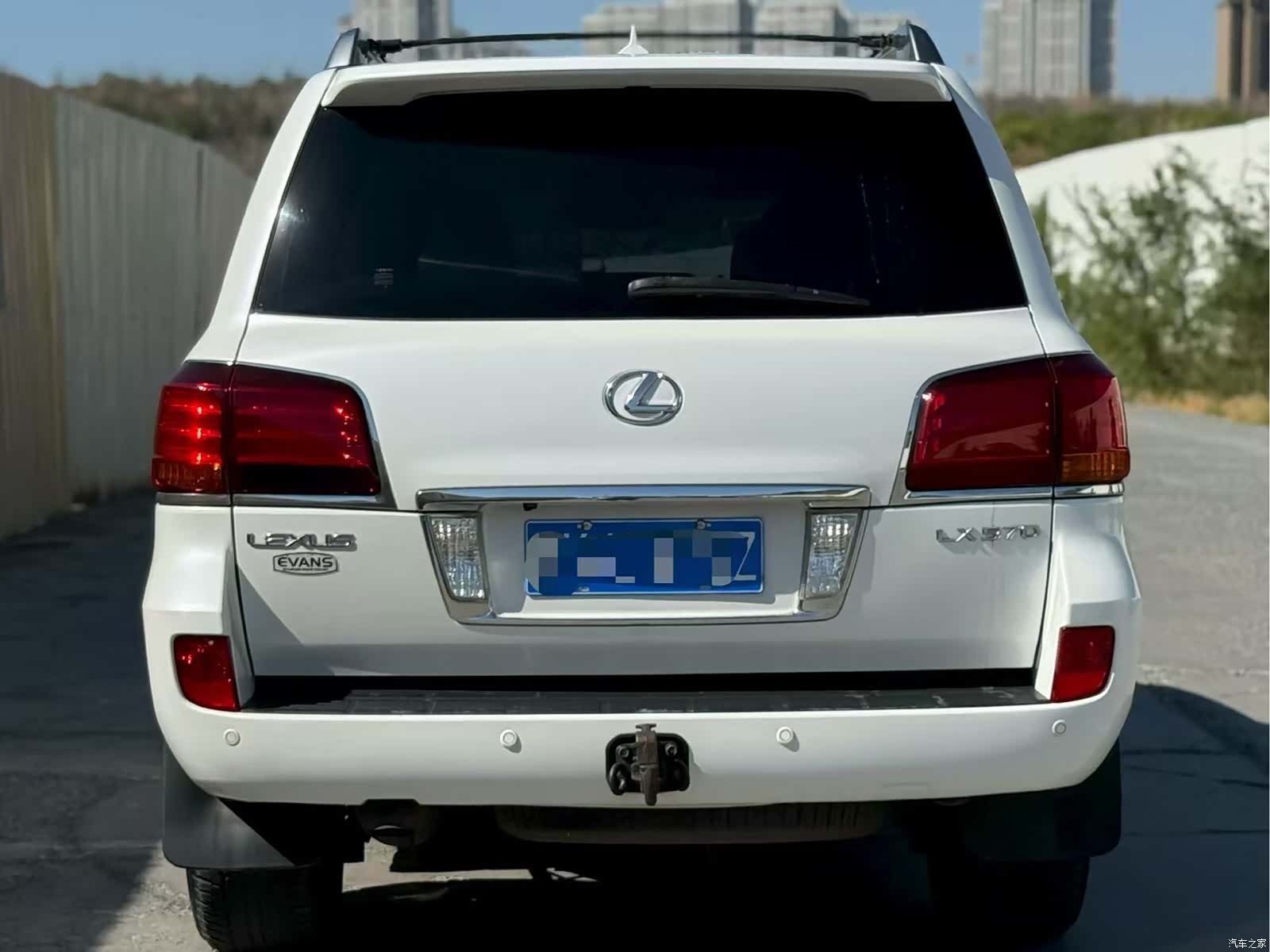 Lexus LX, 2010 8