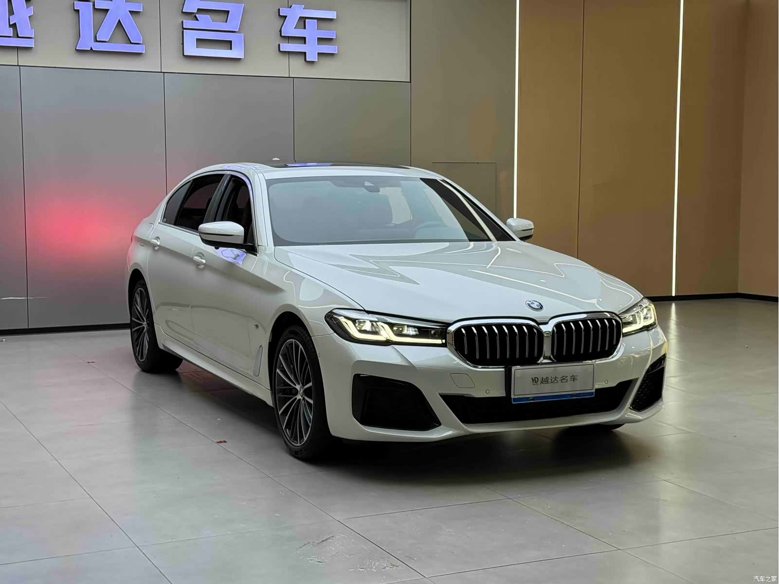 BMW 5 Series, 2023 все фото