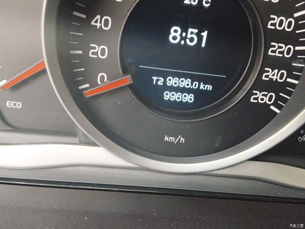 Volvo XC60, 2017 все фото