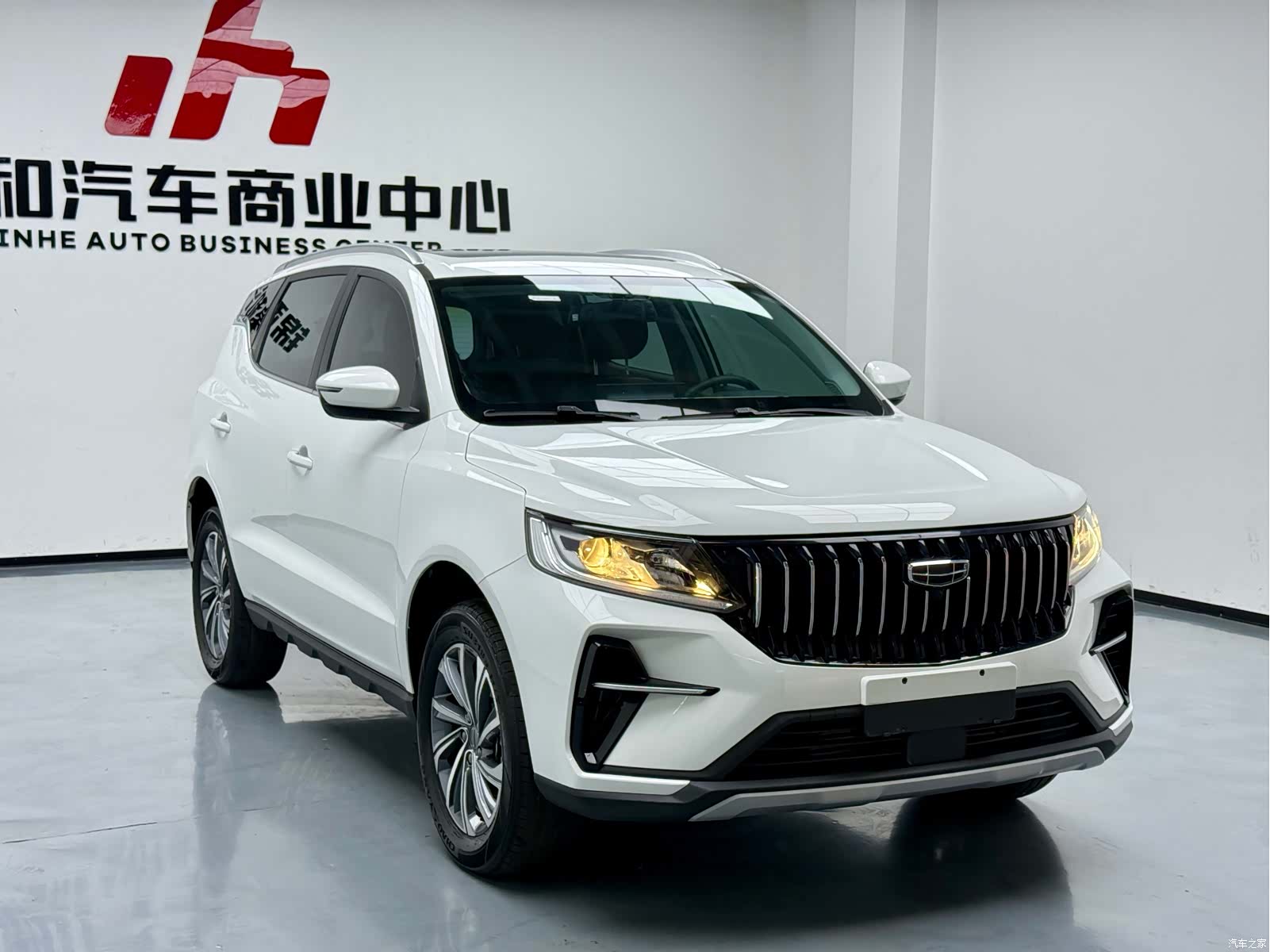 Geely X6, 2022 3