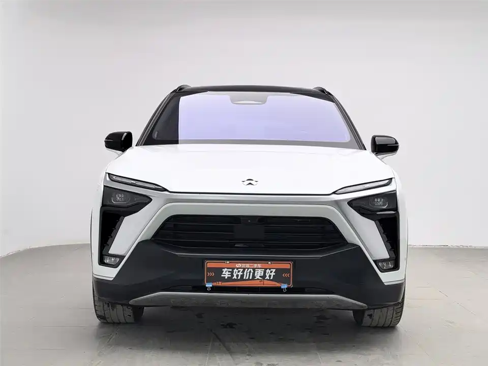 NIO ES8