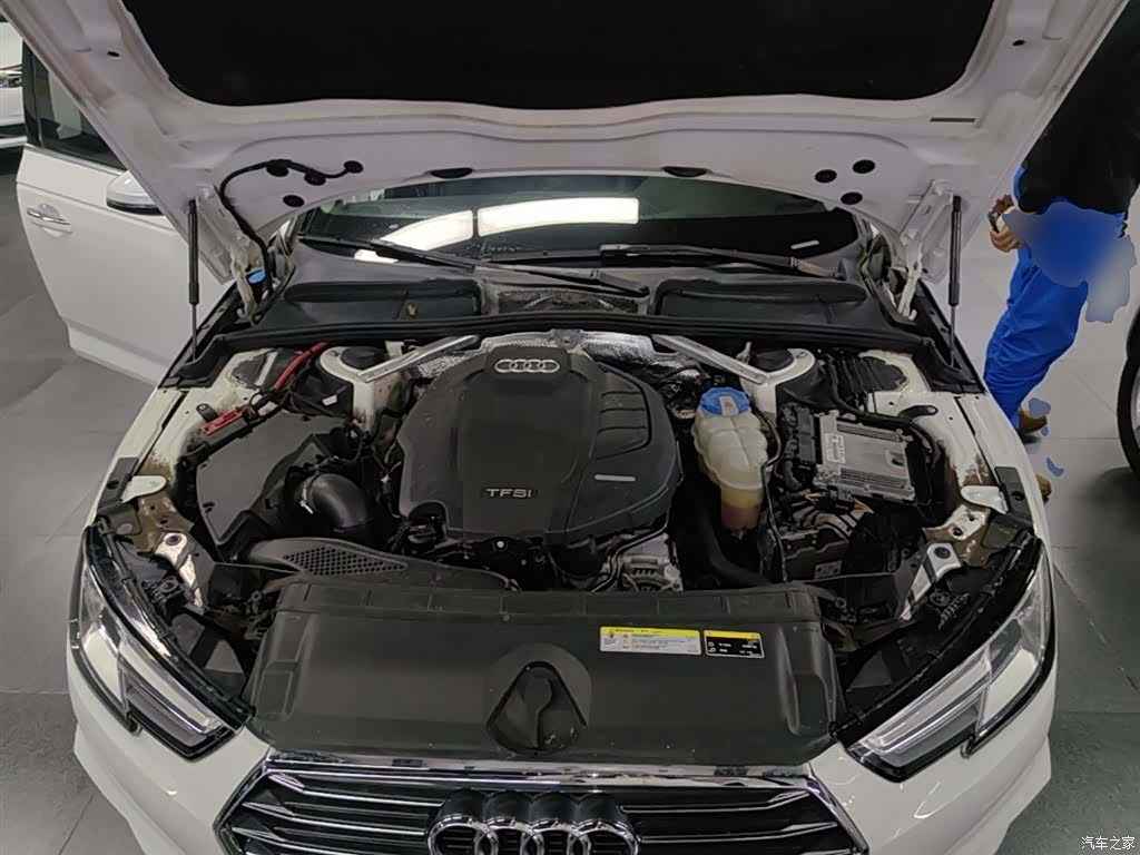 Audi A4L, 2018 20