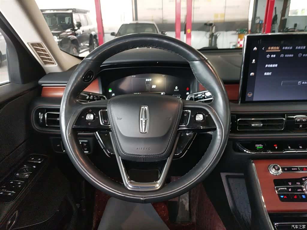 Lincoln Aviator, 2022 11