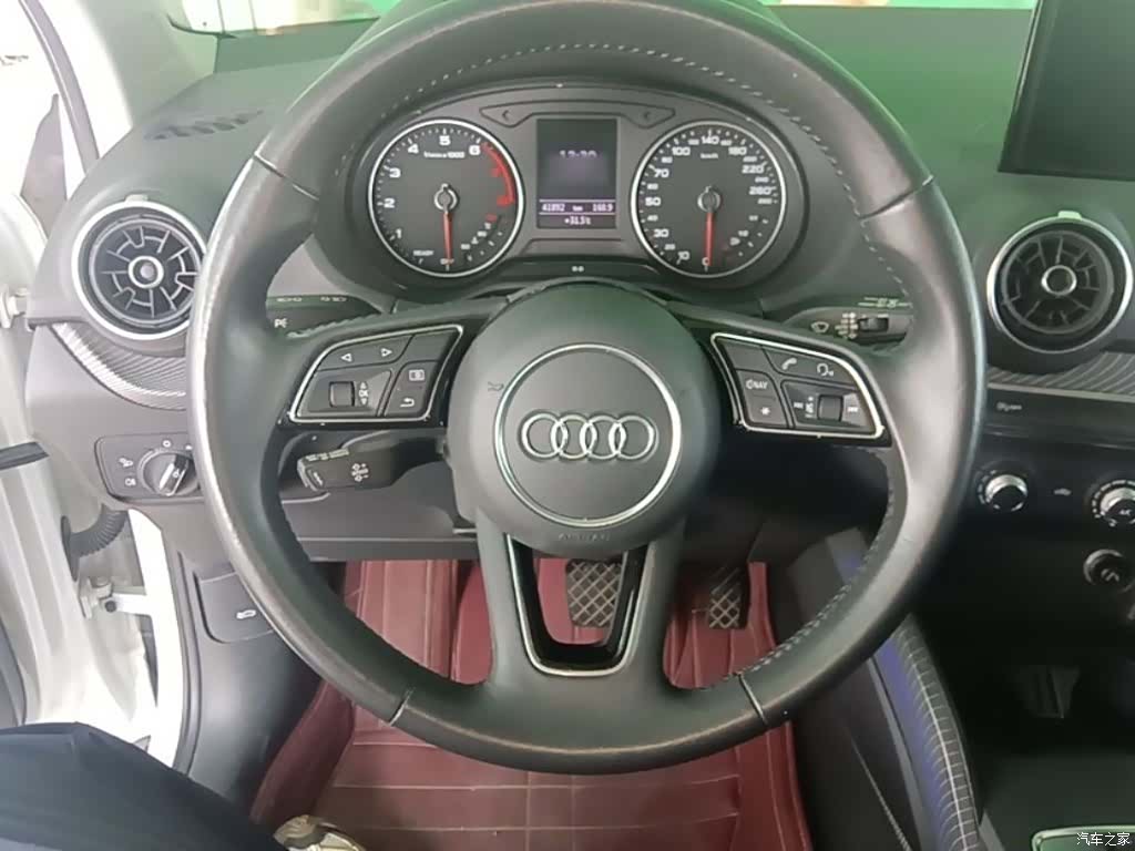 Audi Q2L, 2019 7
