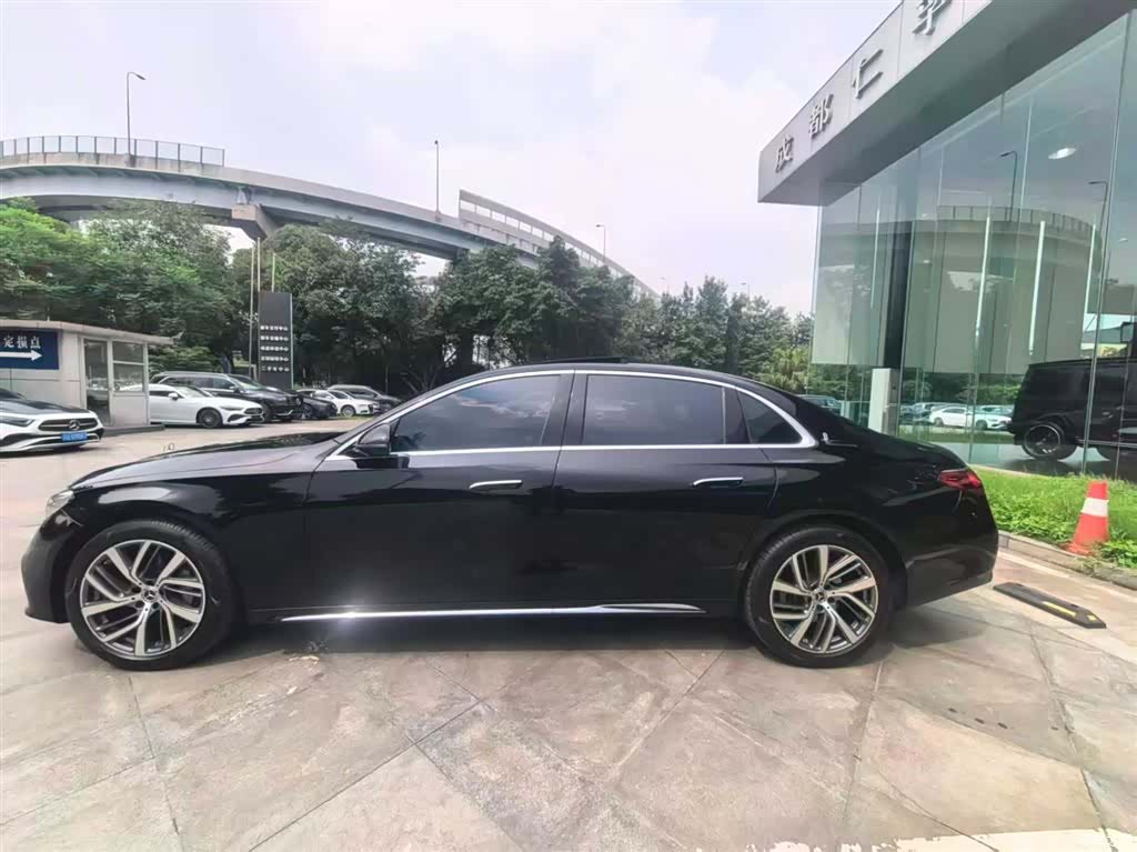 Mercedes-Benz E-Class, 2024 4
