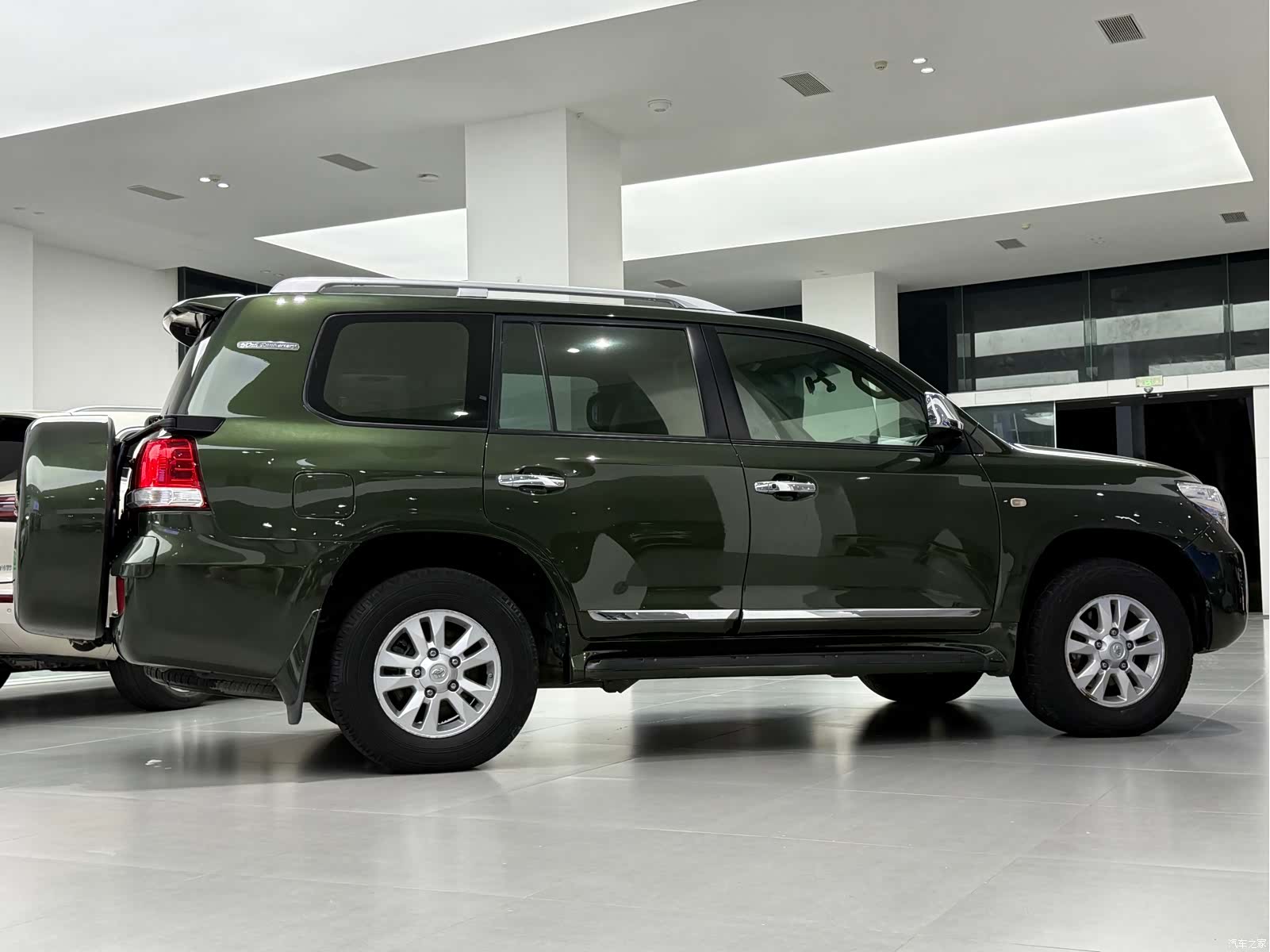 Toyota Land Cruiser, 2011 10