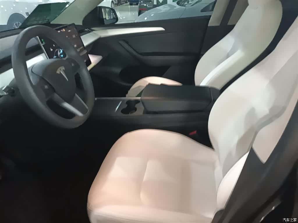 Tesla Model Y, 2023 15