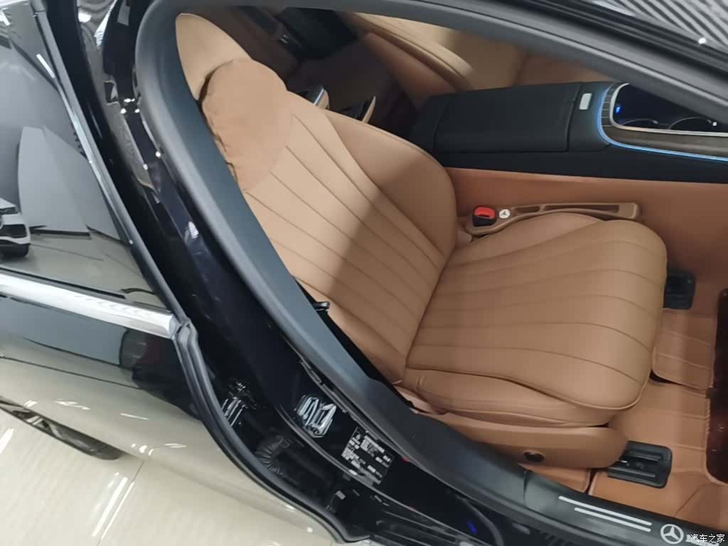 Mercedes-Benz E-Class, 2025 20