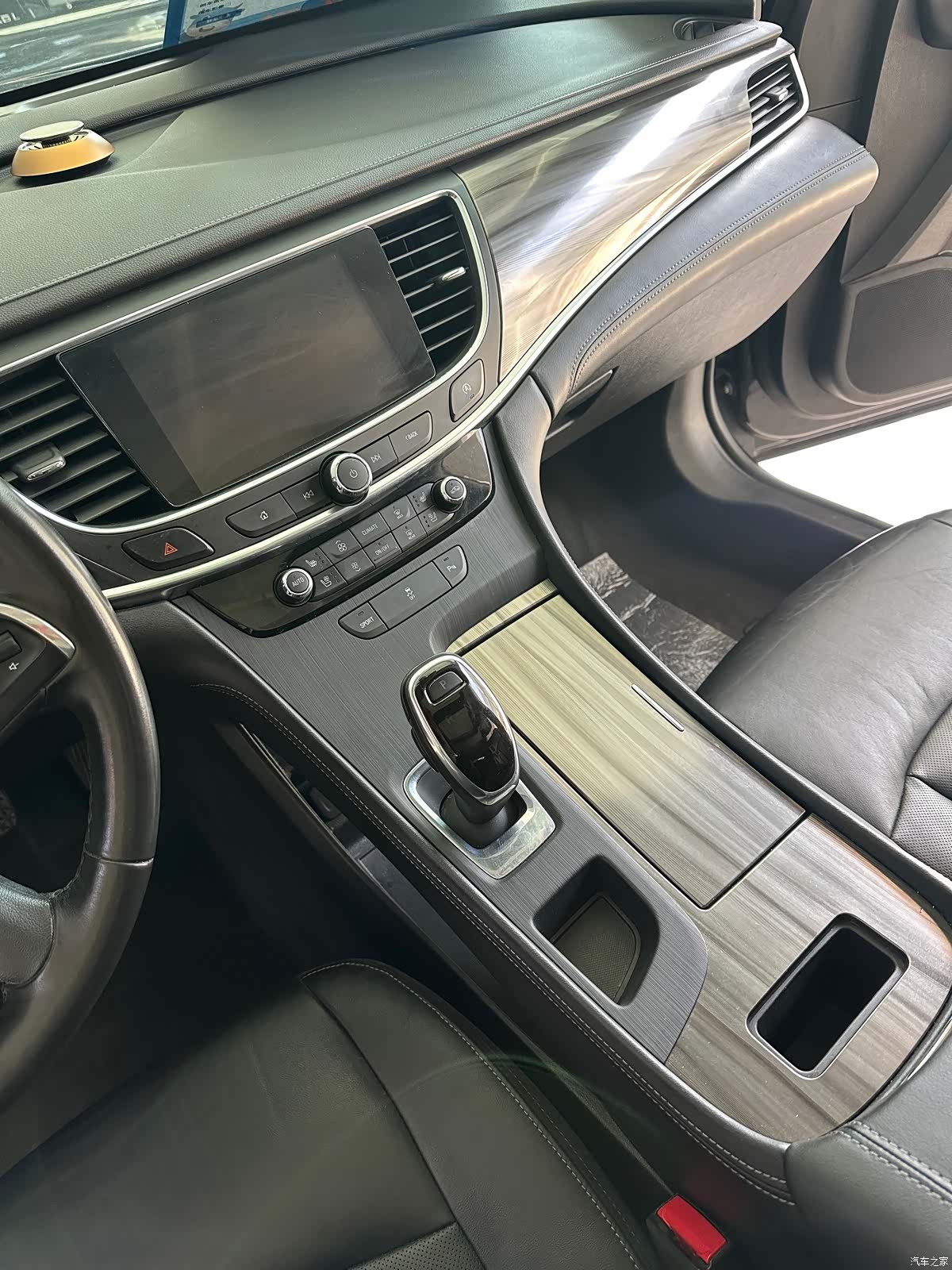 Buick LaCrosse, 2019 12