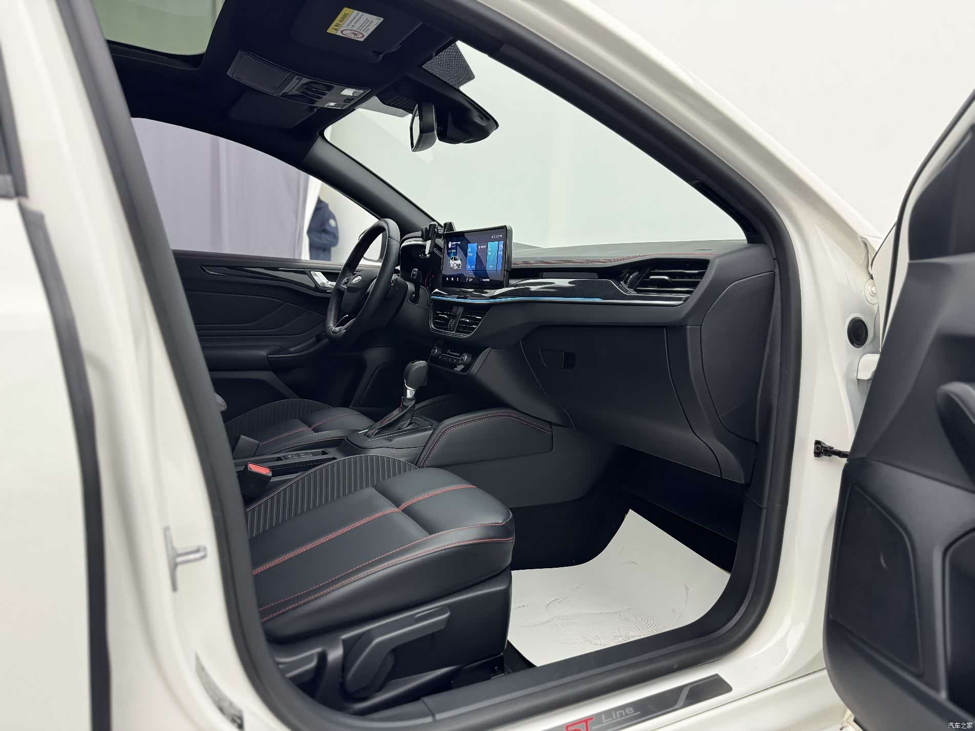 Ford Focus, 2023 21