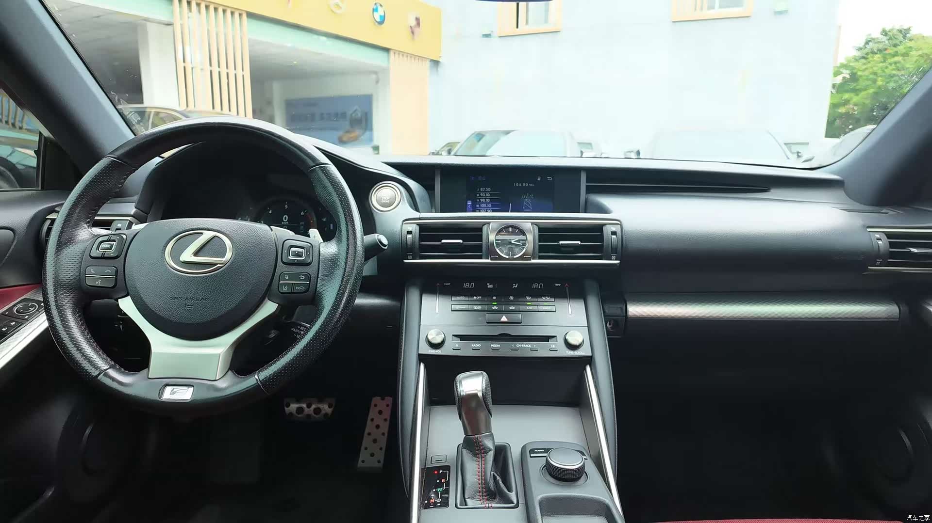 Lexus IS, 2018 7