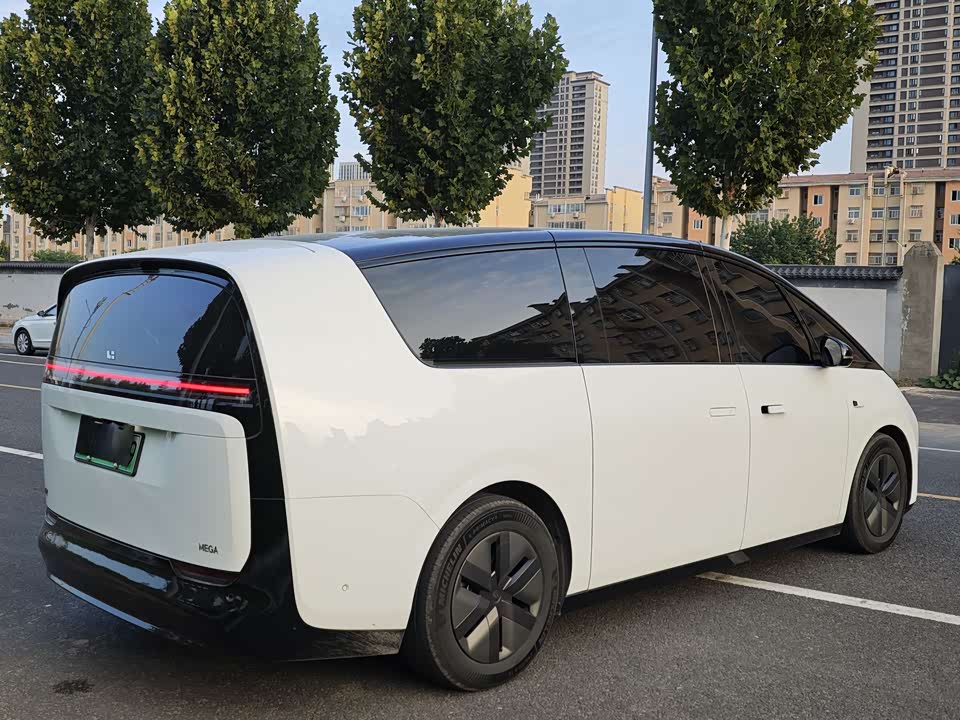 Li Auto Ideal MEGA