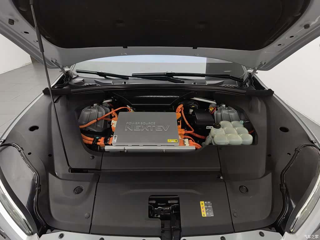 NIO ES8, 2021 6