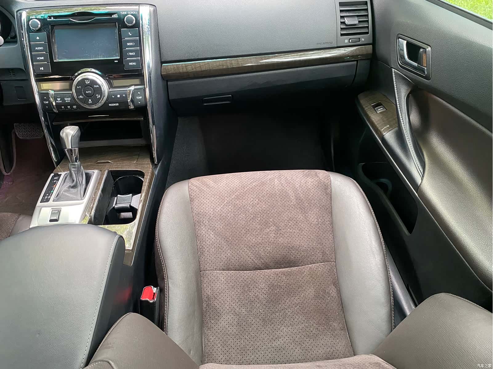 Toyota 2.5V, 2016 15