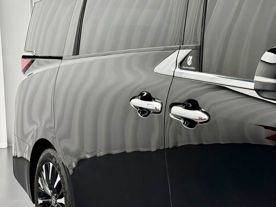Toyota Alphard 2024, фото 9