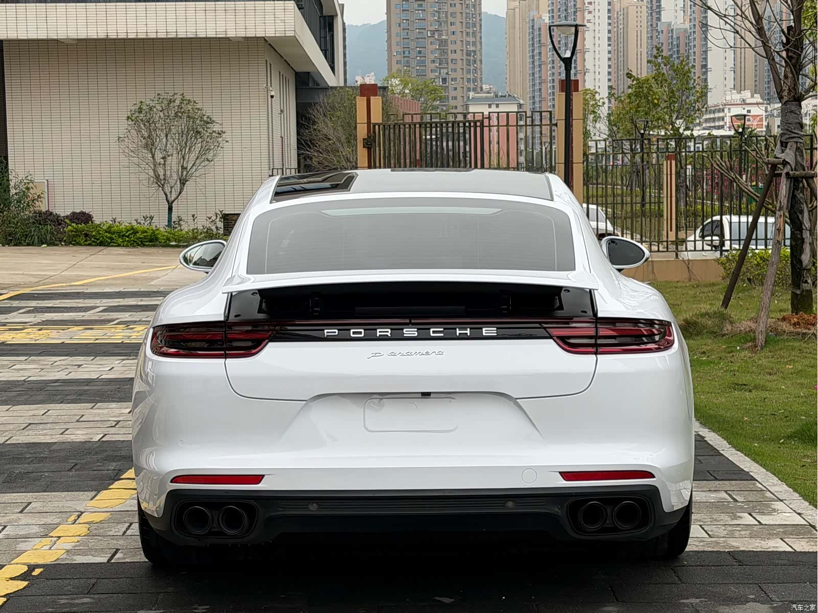 Porsche Panamera, 2018 все фото