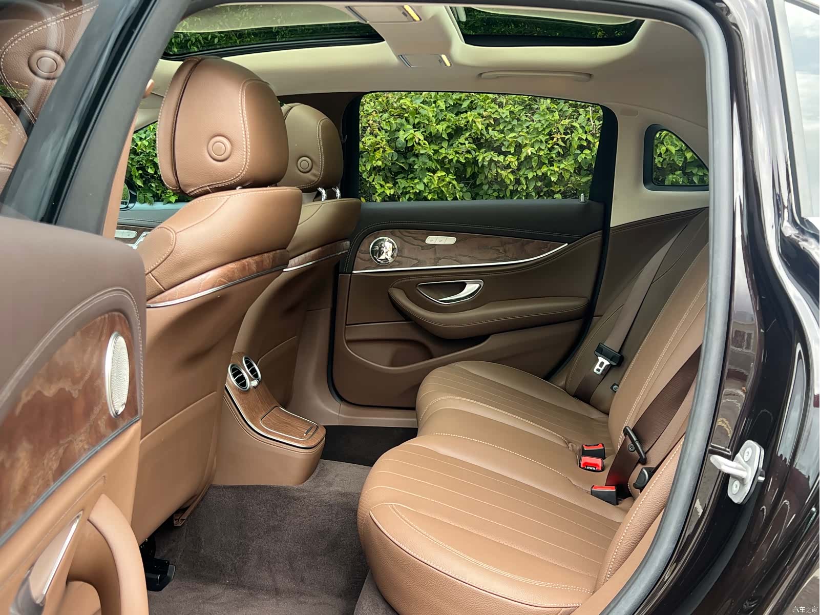 Mercedes-Benz E-Class, 2023 все фото